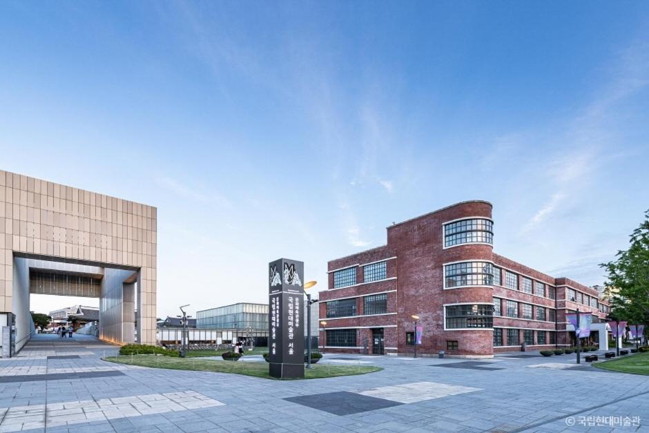 'Hanok Hanok' Boutique Stay Seoul - 2Min From Gyeongbokgung Palace Station المظهر الخارجي الصورة